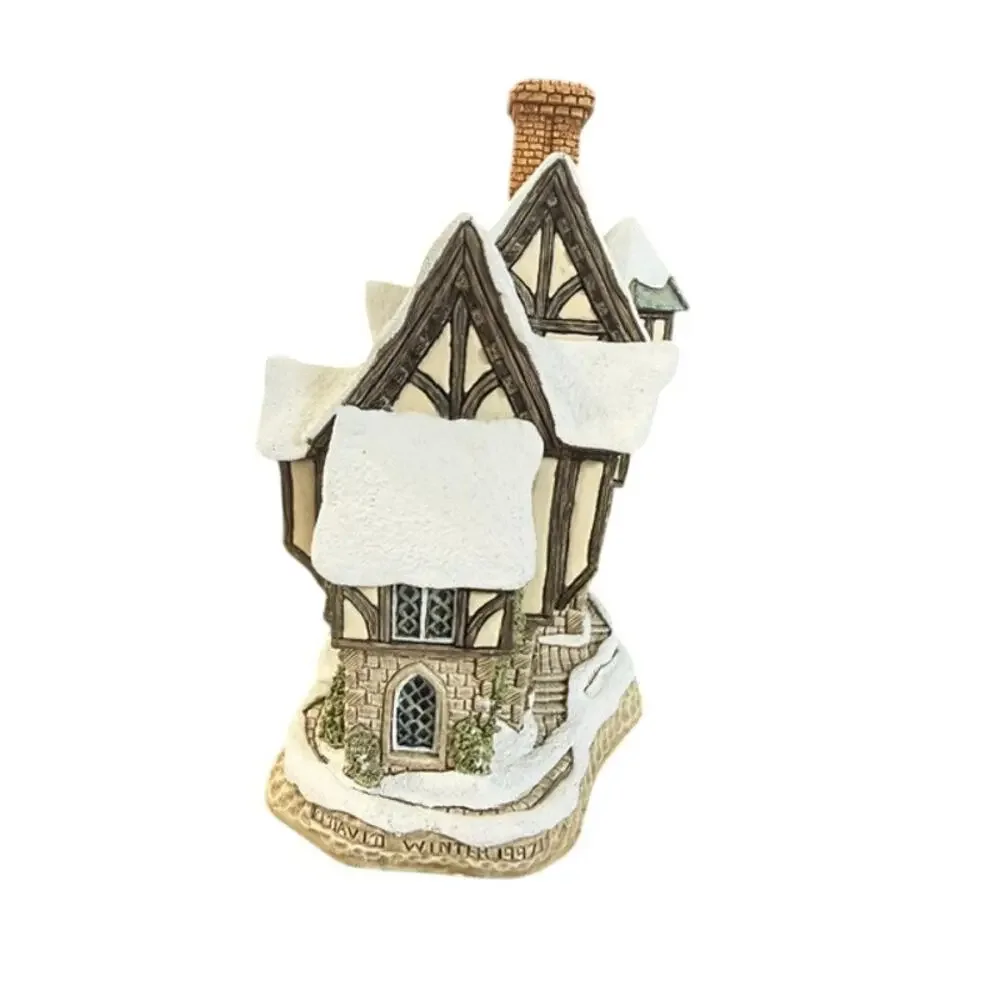 David Winter Cottage “Mr. Bumble’s